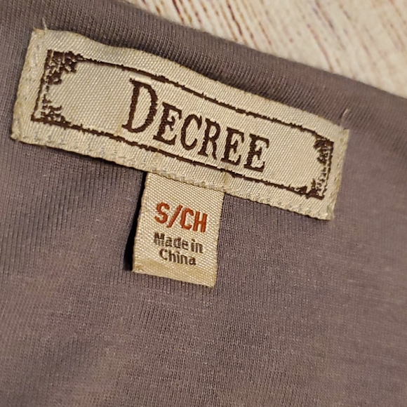 Adorable Decree Short Sleeve Dress - Picture 6 of 7